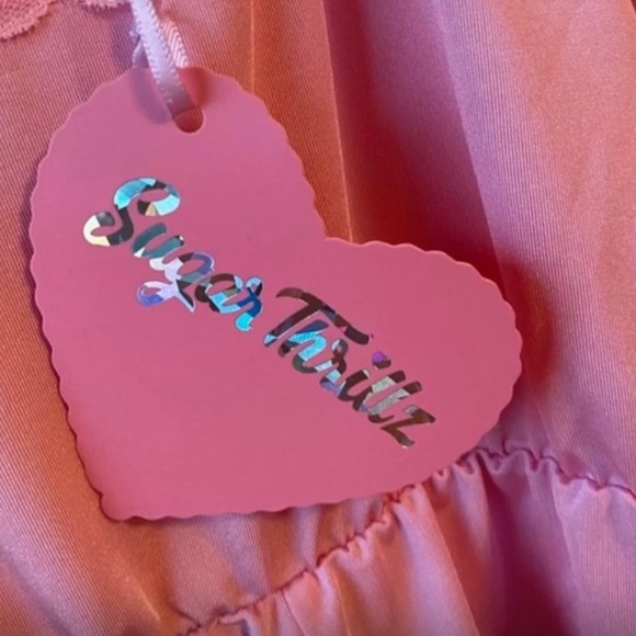 Bubblegum Pink Lace Lingerie Teddy Bodysuit - Picture 4 of 5